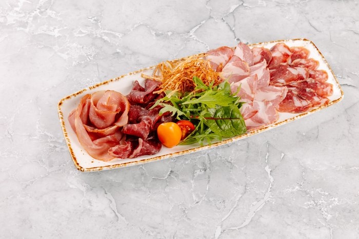 Плато мясных деликатесов 160гр.