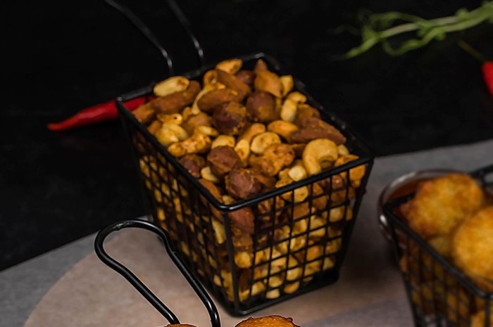 Ассорти солёных орехов