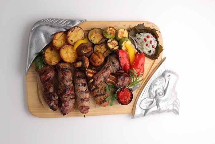 Ассорти шашлыков и овощей