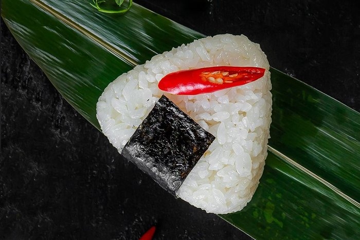 Онигири с крабом