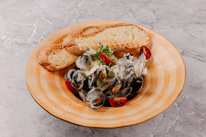 Мидии в соусе Блю чиз 350гр.