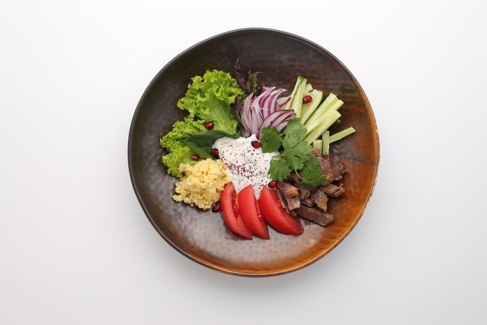 Пряный салат из говядины